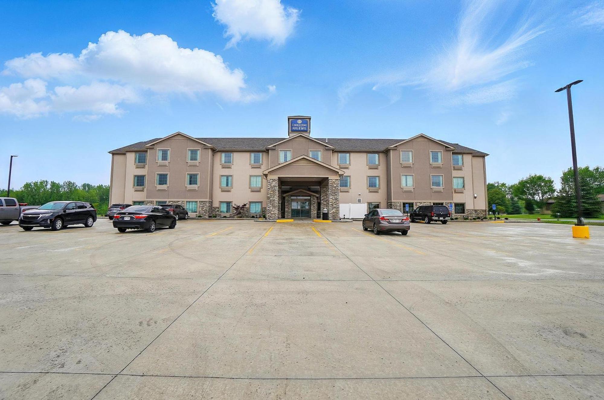Cobblestone Hotel & Suites - Russells Point At Indian Lake ภายนอก รูปภาพ