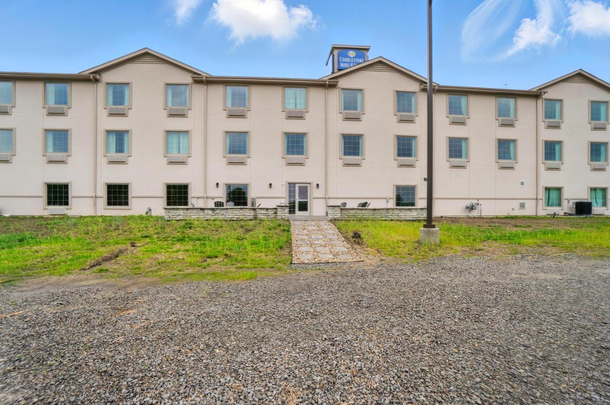 Cobblestone Hotel & Suites - Russells Point At Indian Lake ภายนอก รูปภาพ